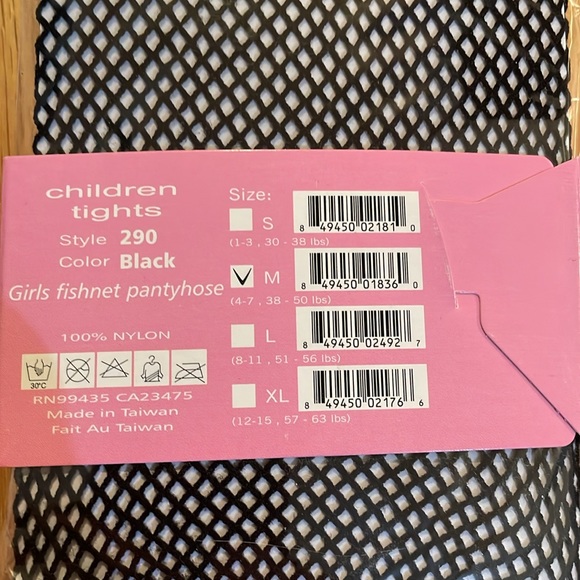 NIP CHILDRENS Black Fishnet Tights Size M (4-7, 38-50lbs) - Picture 2 of 3